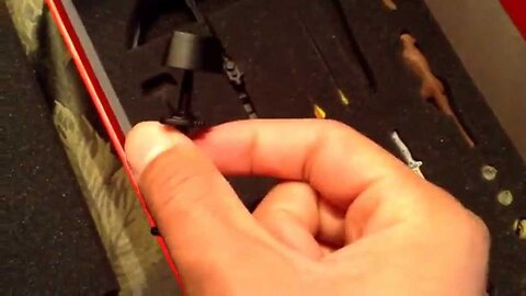2015 11 15 - Unboxing Daryl Dixon Action Figure (Nov 16th 2015) - Joe Winko