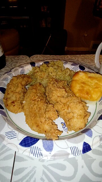 Eating Lee's Famous Recipe Chicken, Plymouth Rd, Livonia, MI, 11/23/25