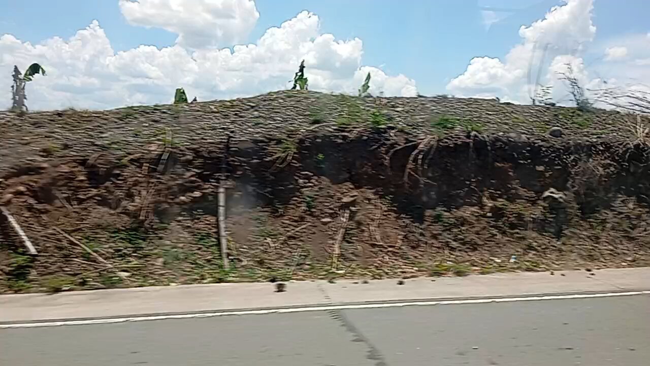 Monasterio de Tarlac Mataas na Zigzag Road