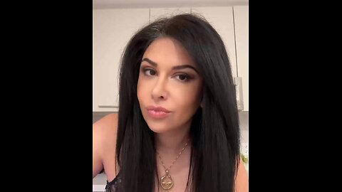 Captioned - Muslim man tells Muslims not to say Merry Christmas