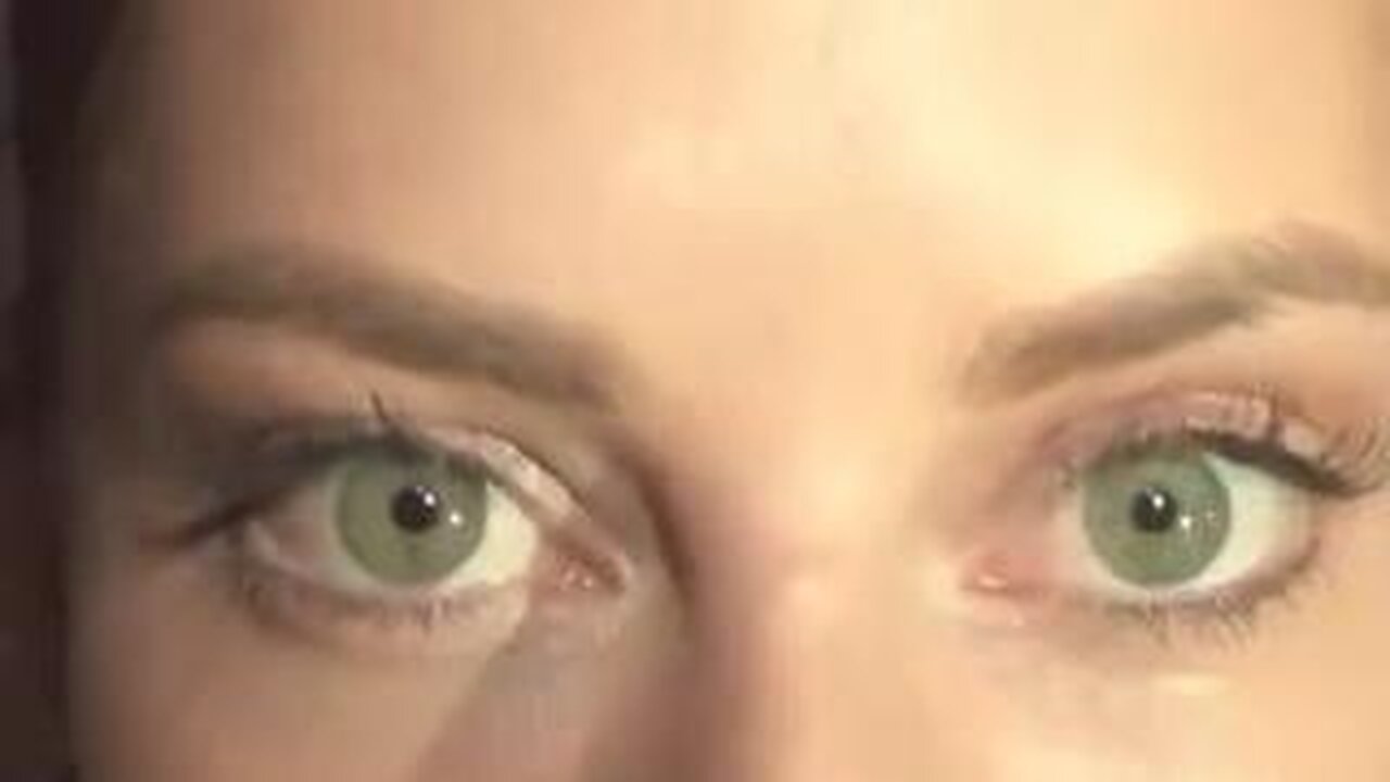 SCIENCE GIRL CAN CONTROL HER PUPIL'S DILATION AND CONSTRICTION 👁 CAN YOU DO IT⁉️