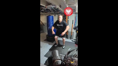 “Air Squats: Sponsored by Pain & Regret 😂🔥”