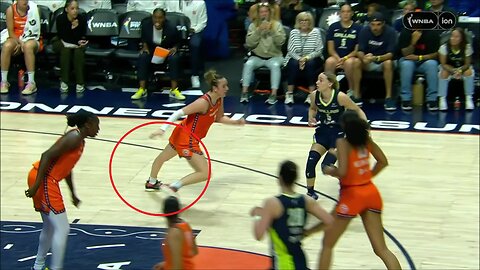 👀 Paige Bueckers move makes Marina Mabrey HURT KNEE | Dallas Wings WNBA women's basketball