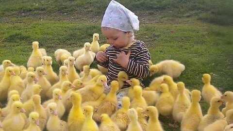 When Your Baby and Farm Animals Instantly Become Best Friends ❤️
