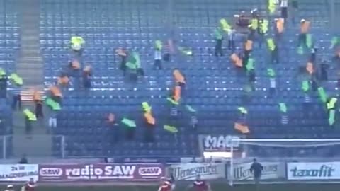 Un equipo llevaba 9 partidos sin marcar ni un solo gol, así que sus fans decidieron hacer algo