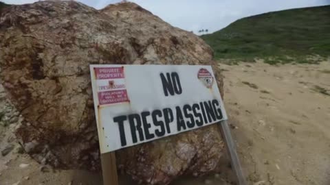 Newly released video with photos and videos from the Epstein Island, names on a phone