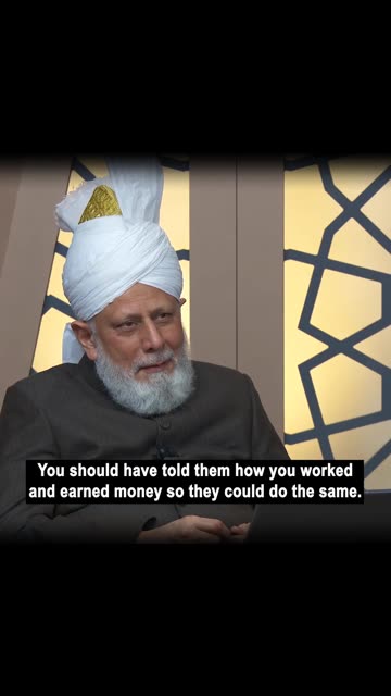 Huzoor Advises Secretary Umoore Aama.