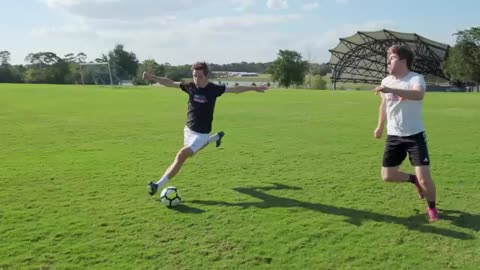 Must Watch: 10 EASY and EFFECTIVE Skill Moves to BEAT DEFENDERS