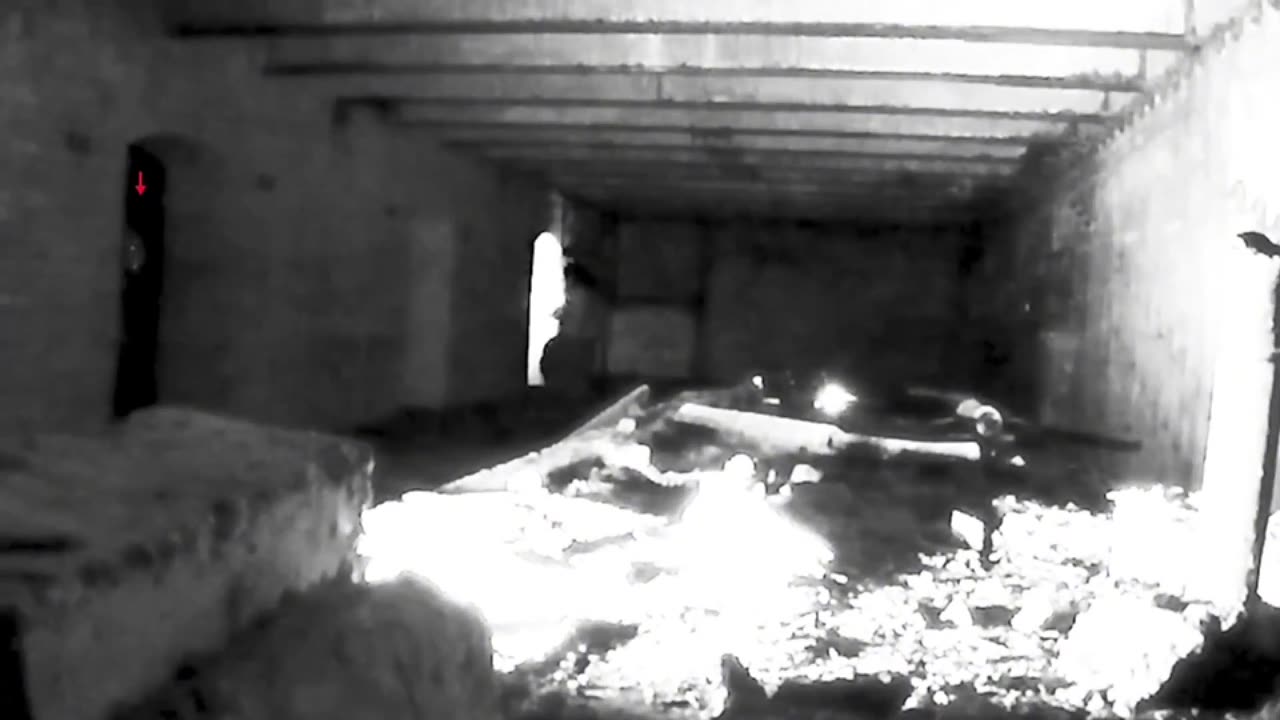 😱👻 Thermal Camera Captures SHADOW FIGURES in Abandoned Building! | TheHauntingHour
