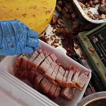 Vietnamese street food (part 15) - "Heo quay"- roasted pig