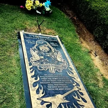 FAMOUS GRAVES - VOL. 1,33: DIMEBAG DARRELL