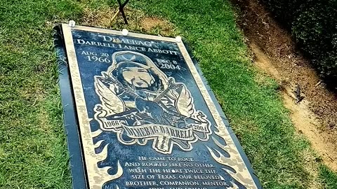 FAMOUS GRAVES - VOL. 1,33: DIMEBAG DARRELL