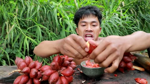 survival in the Forest eat a delicious salad with salt and pepper Salak kings in the mountains