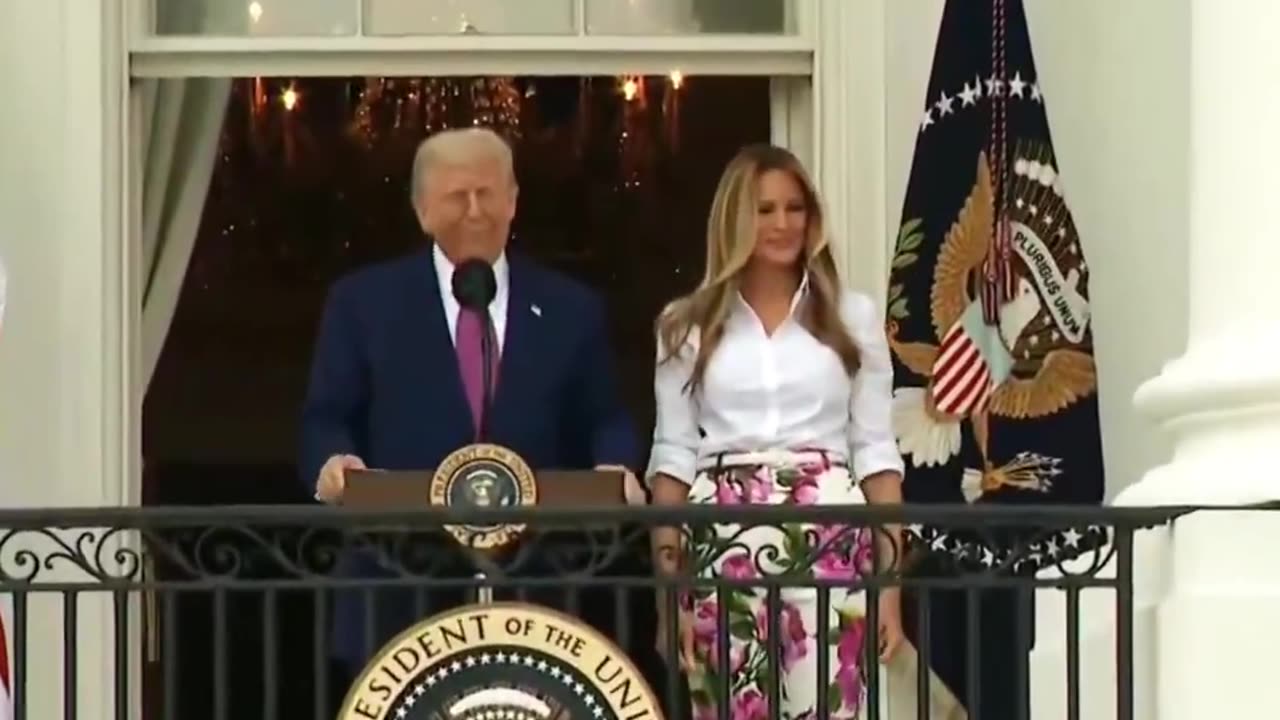 GREAT TALK - MELANIA LOOKS NERVOUS