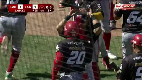 Alí Sánchez le dio con todo a esa pelota