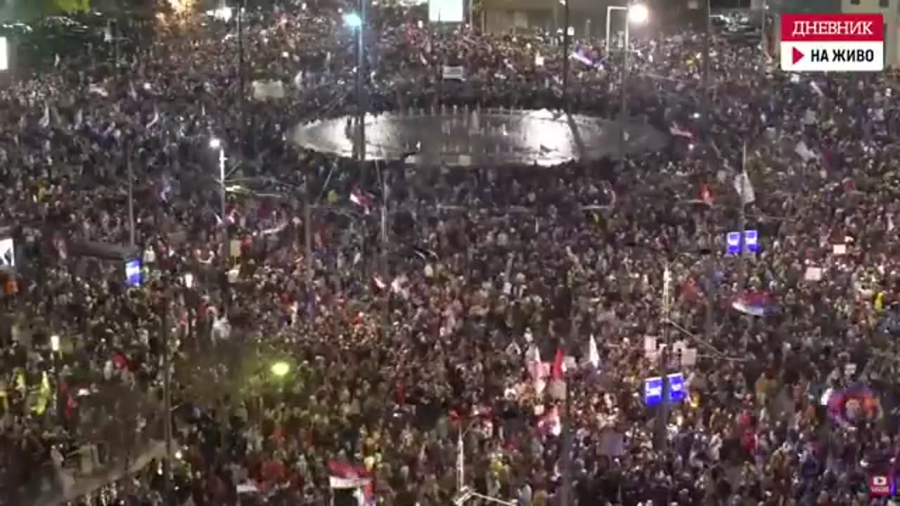 'Ние сме държавата'- Над 100 000 протестират в Белград, опитите за провокации се провалят