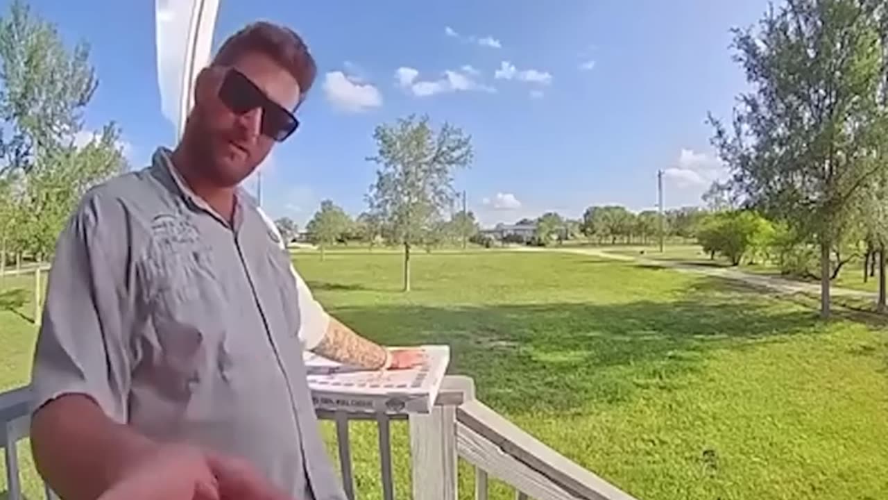 🤪😂 Dad Mixes Up His Twins in the Funniest Way! | FunFM