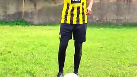 Viral: Effective Football Skills Tutorial ⚽ | Easy Football Skills Tutorial #sho