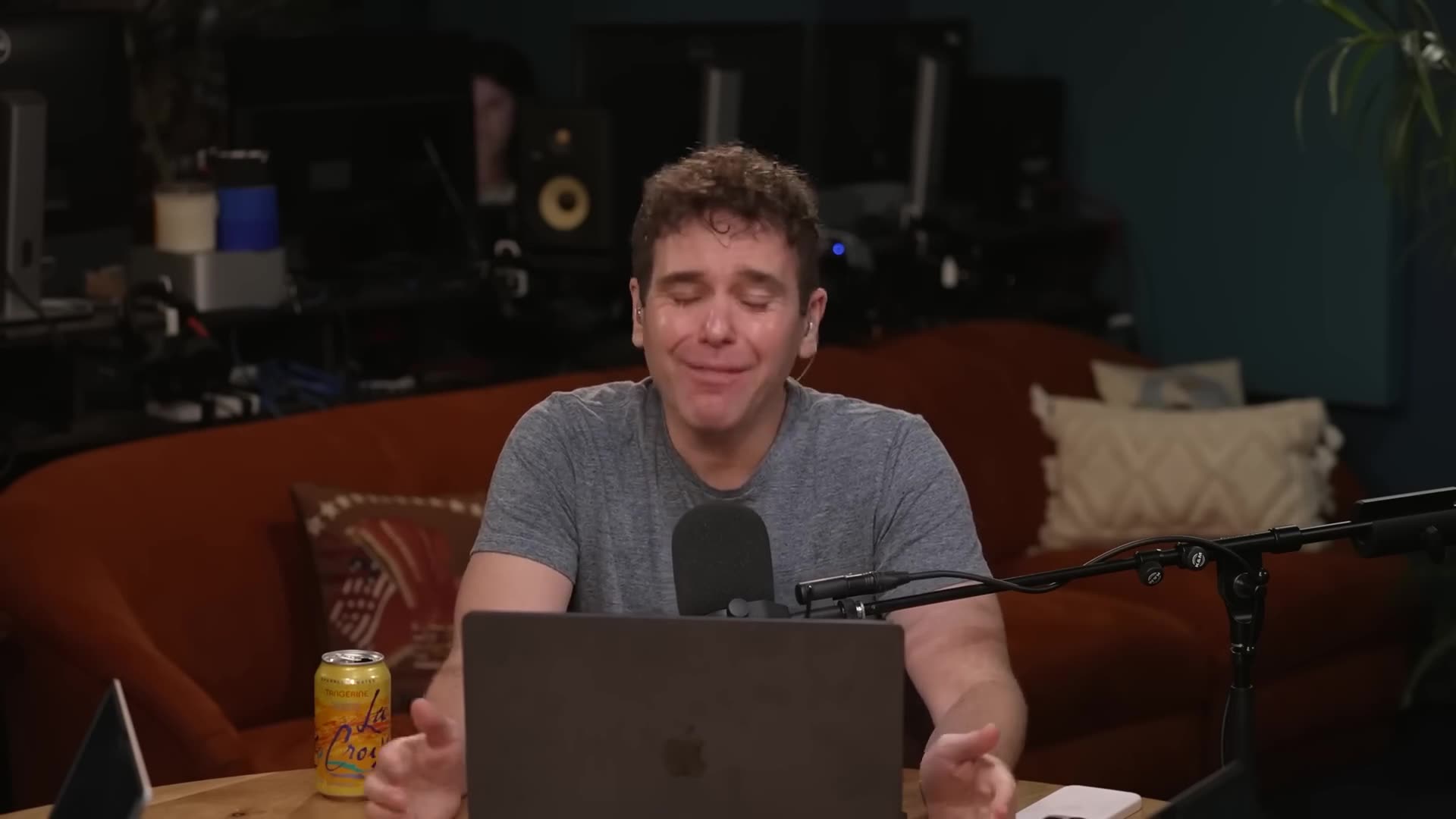 You Should Be Ashamed: Obama Bros Fire Back At Terrible Liability Hunter Biden For Grifting