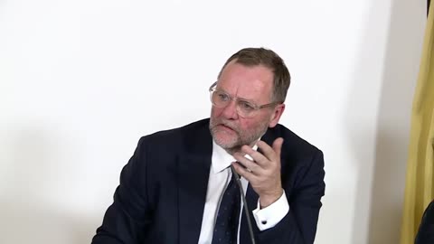 Pressefoyer Ministerrat Frage exxpress Beig