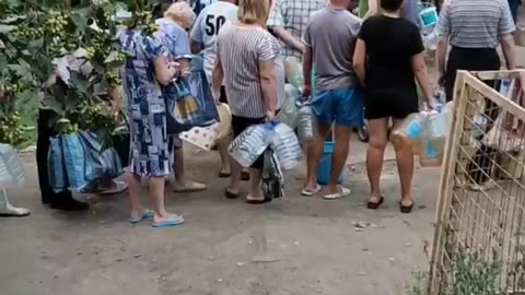 Waiting in Line For Water Wasn't Even a Thing in Soviet Times