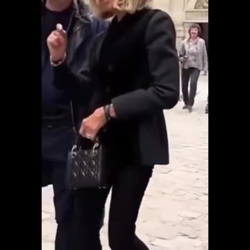 Lyndon Johnson calling Jackie Kennedy just a month after JFK was brutally assassinated. 😳