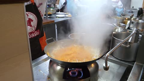 Famous pad thai | thai street food