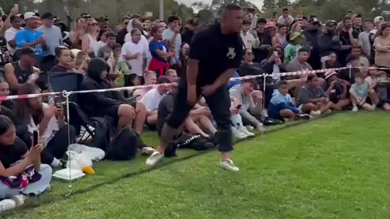 He nearly killed him and the crowd goes nuts 😳