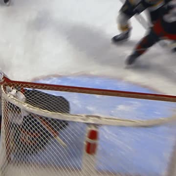 NHL - From puck tracking to body position. We break down this incredible Linus Ullmark save! 🤯