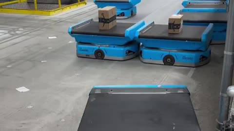 They fell in love at the amazon warehouse