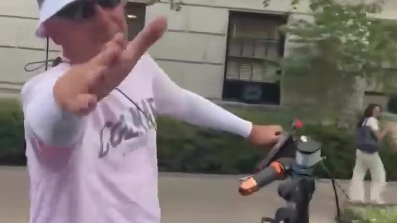 😂🚴‍♂️ Pedicab Driver's Epic Music Fail! | FunFM
