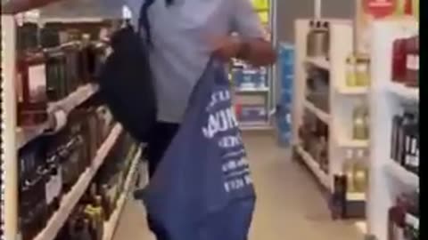 Migrants in Canada helping themselves to free groceries