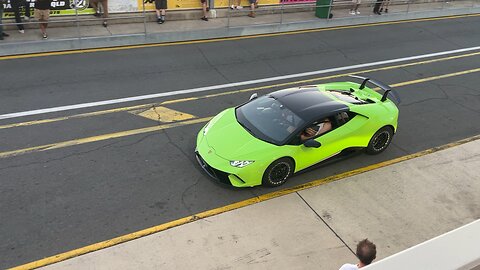 Lamborghini Huracan turns up