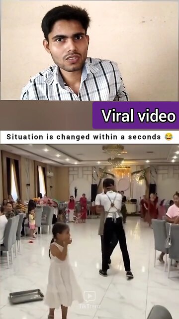 Do waiter party mai aapas mein ladne laga