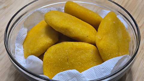 EASY 4-Ingredient Hot Water Cornbread