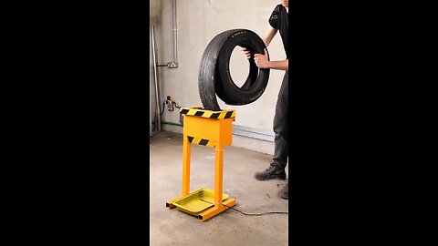 After the waste tires are broken into pieces, they can still be used like this. What a talent!