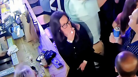 Candid Sexy Smoking Woman 733