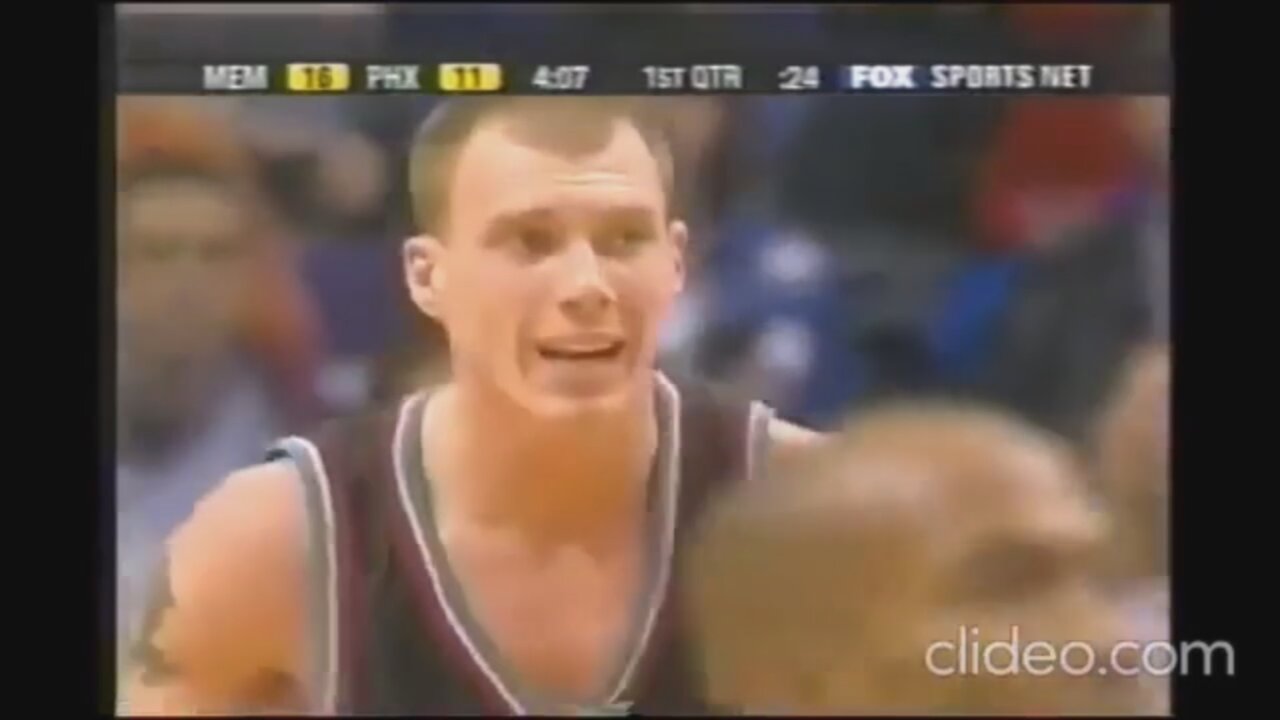 Jason Williams 5 Pts 8 Assists @ Suns, 2002-03.