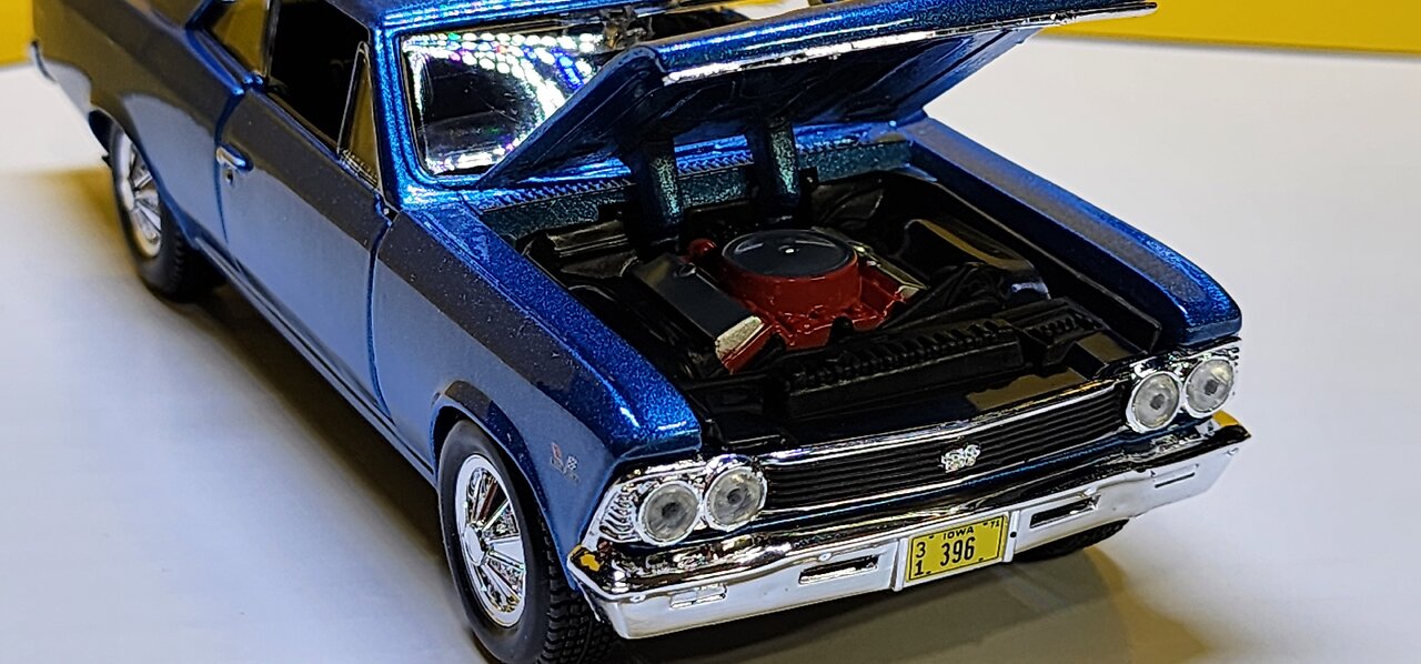 1966 Chevelle SS 396 (1-24 Scale)