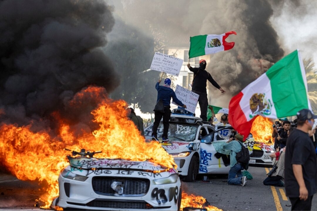 Los Angeles Riots - Marines Arrive in California