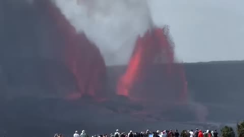 Kileaua volcano in Hawaii BIG island going insane!