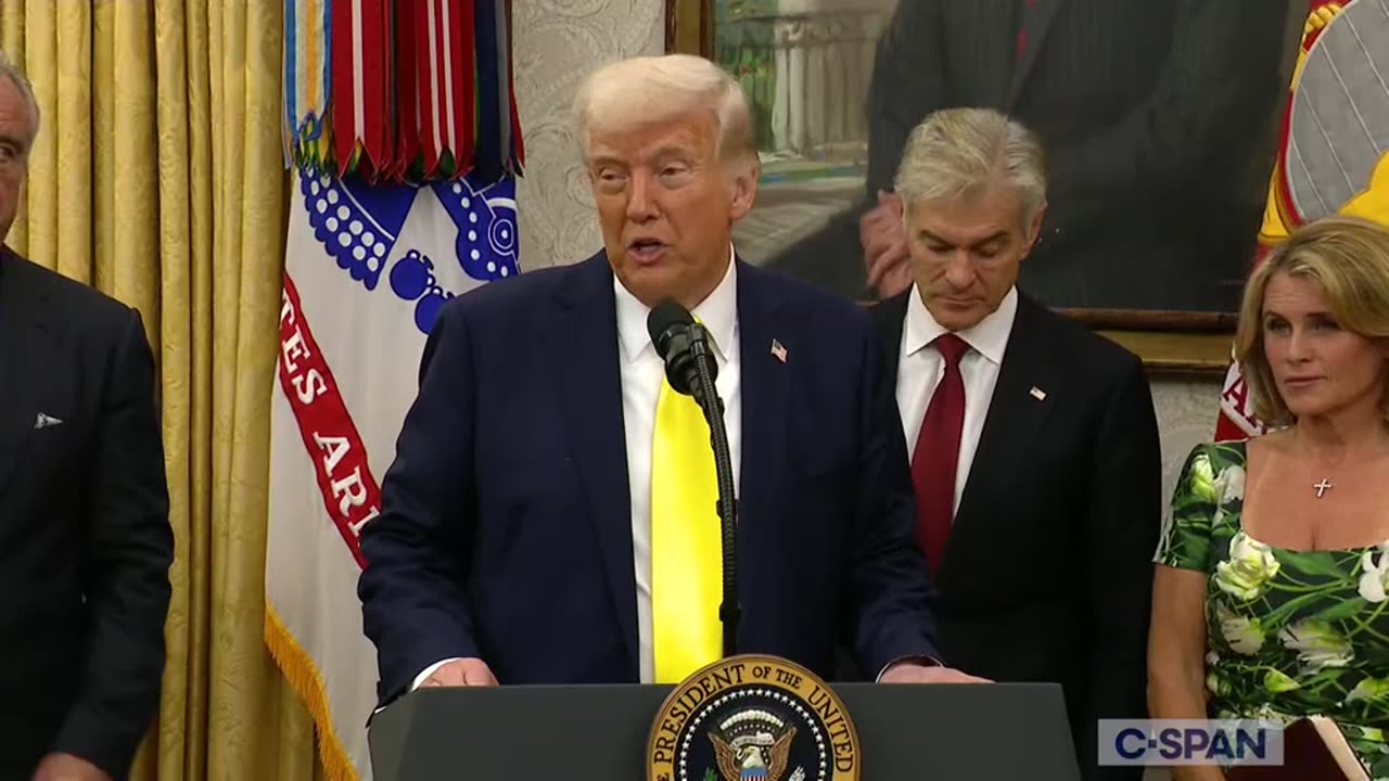 President Trump Hosts Swearing-In Ceremony for Dr. Oz