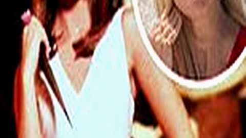 Sarah Michelle Gellar Looks Forever Young in Buffy