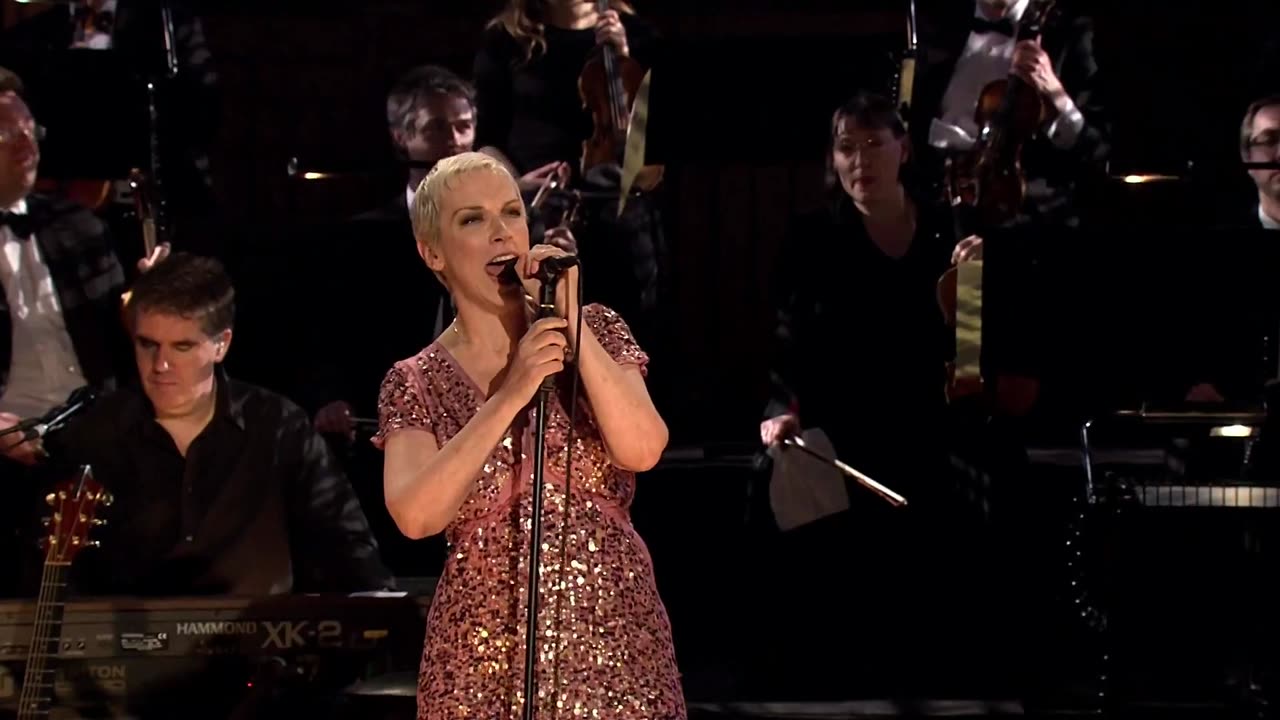 Little Bird - Annie Lennox (live)