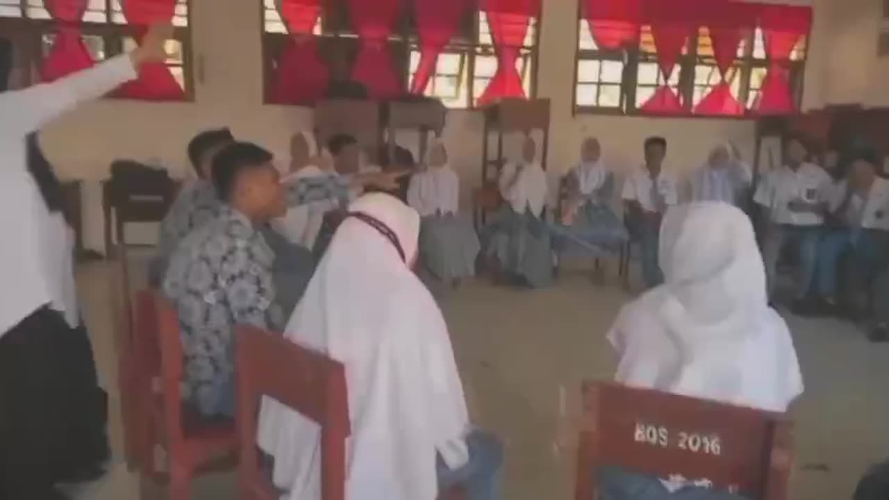 "Fun Learning: Playing Games in Class for Better Understanding!"