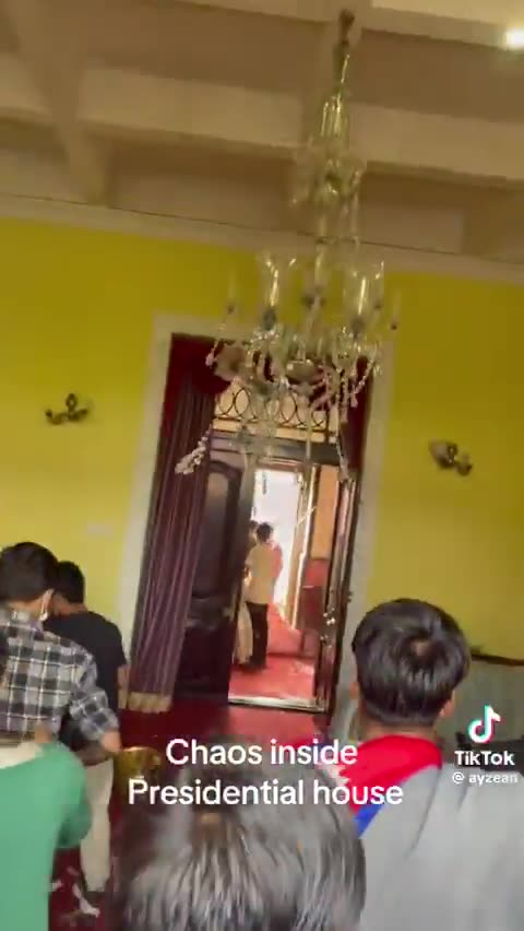 Nepalese youth got into the presidential palace in Nepal!
