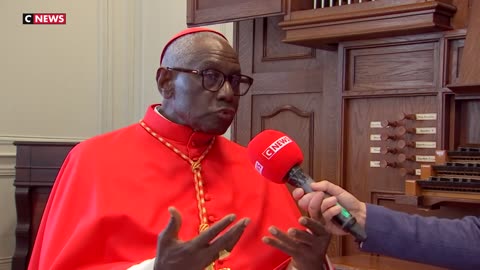 Cardinal Robert Sarah; Il y a beaucoup de signes que Dieu a choisi la France