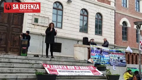 Manifestazione No Smart City CA intervento di Elisabetta Governatori