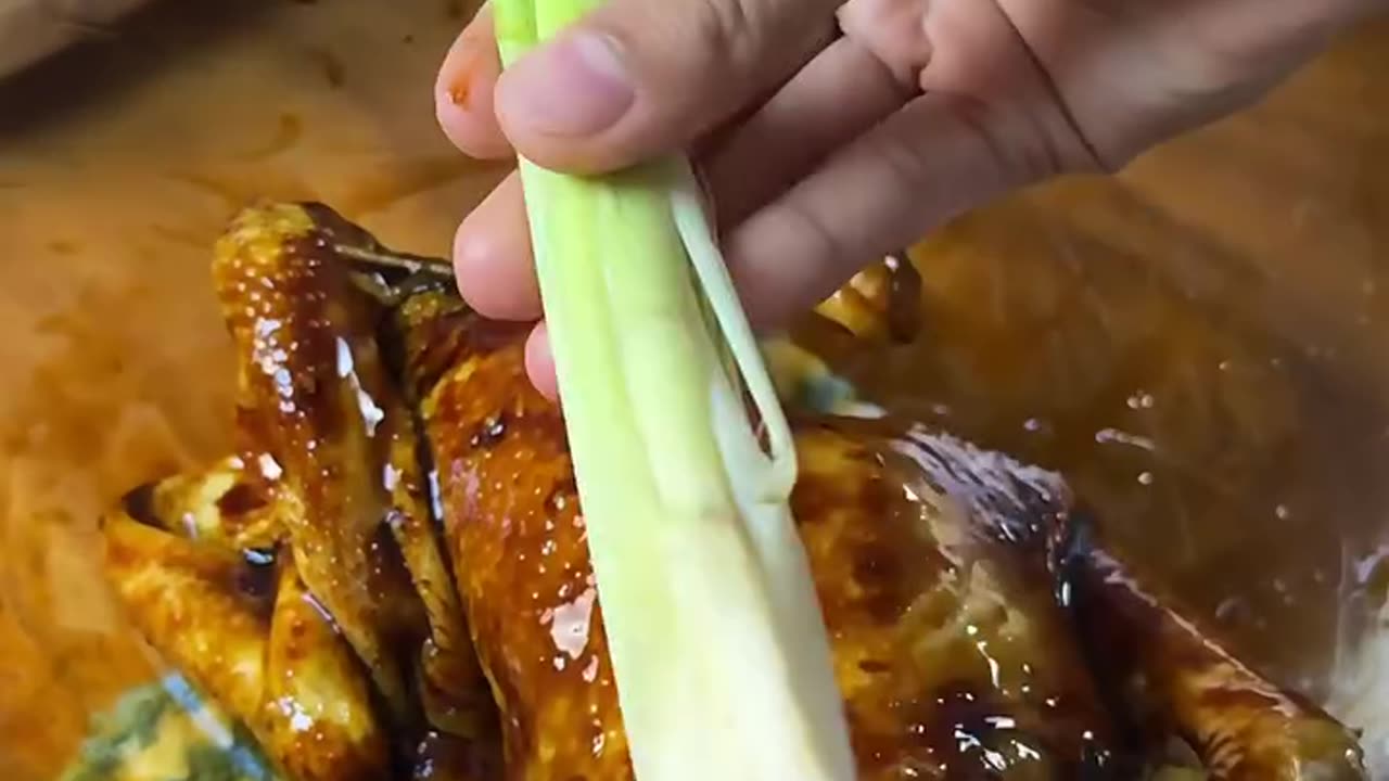 How to make grilled chicken with coconut water 😋 Khmer FOODs មាន់ដុតទឹកដូង