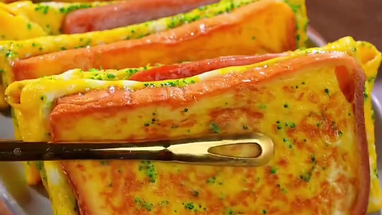 Simple breakfast recipe, Egg and spam toast